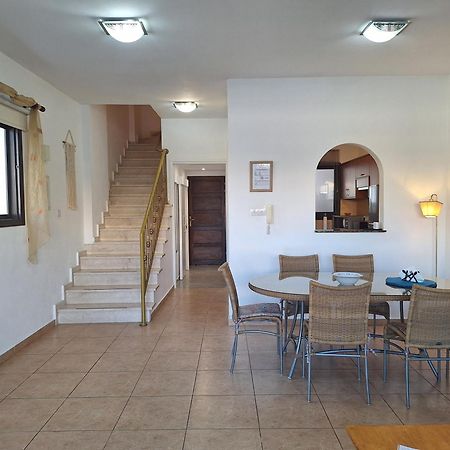 Pool side 2 Bedroom Queens gardens Complex Paphos Buitenkant foto
