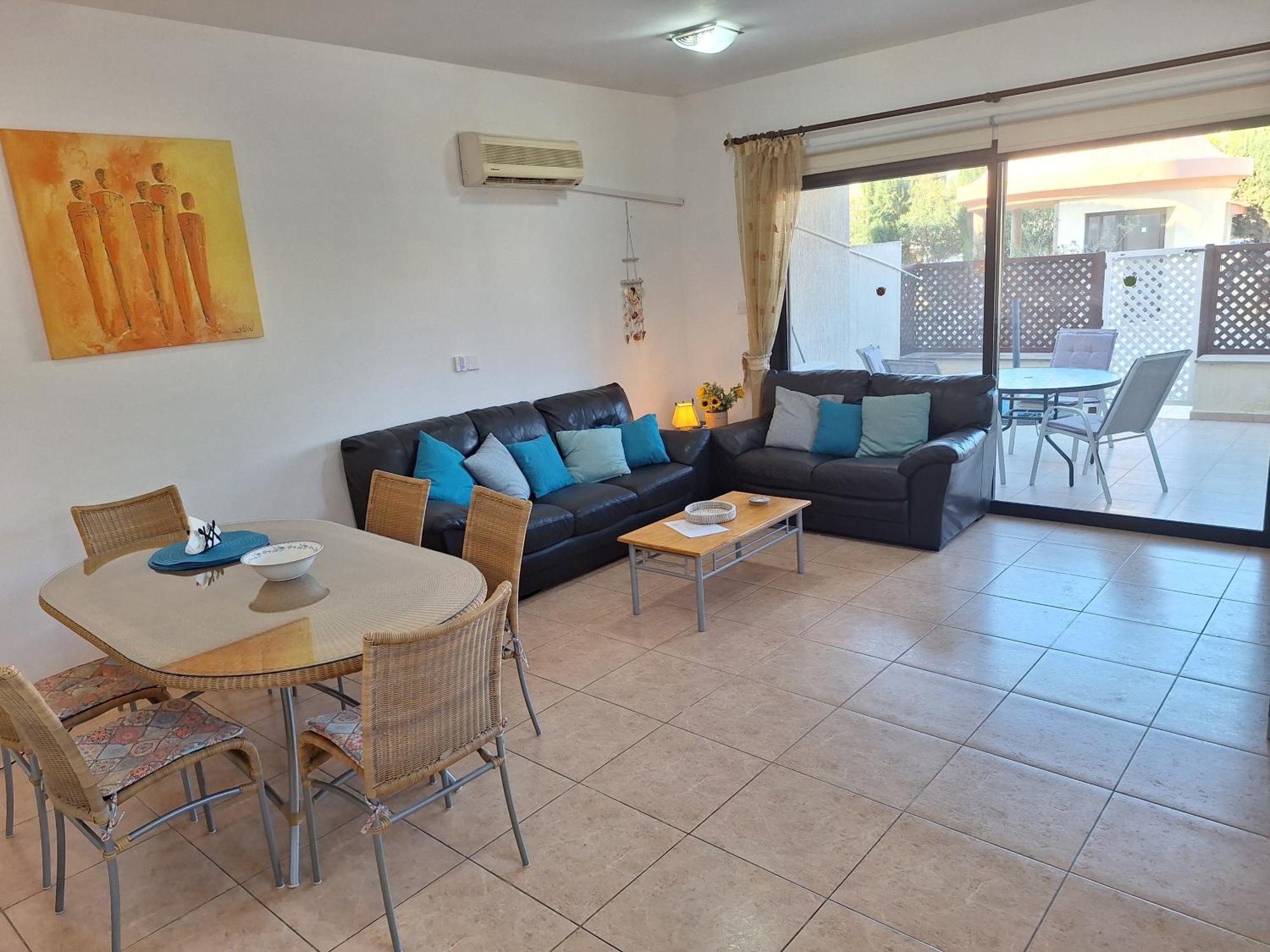 Pool side 2 Bedroom Queens gardens Complex Paphos Buitenkant foto